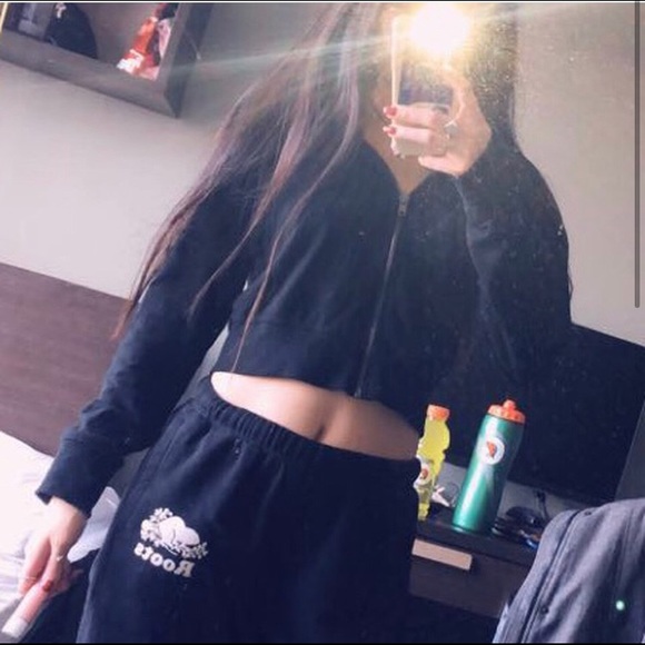 black zip up - Picture 1 of 1